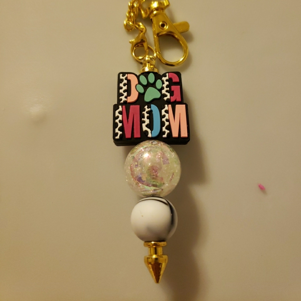 New Handmade Dog Mom Focal Bead Beaded Keychain
